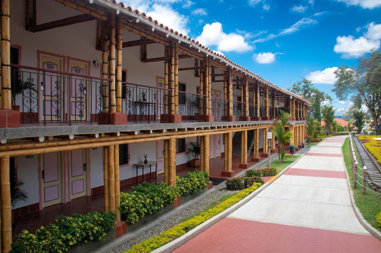 Hotel Campestre Las Camelias Pueblo Tapao Exteriör bild